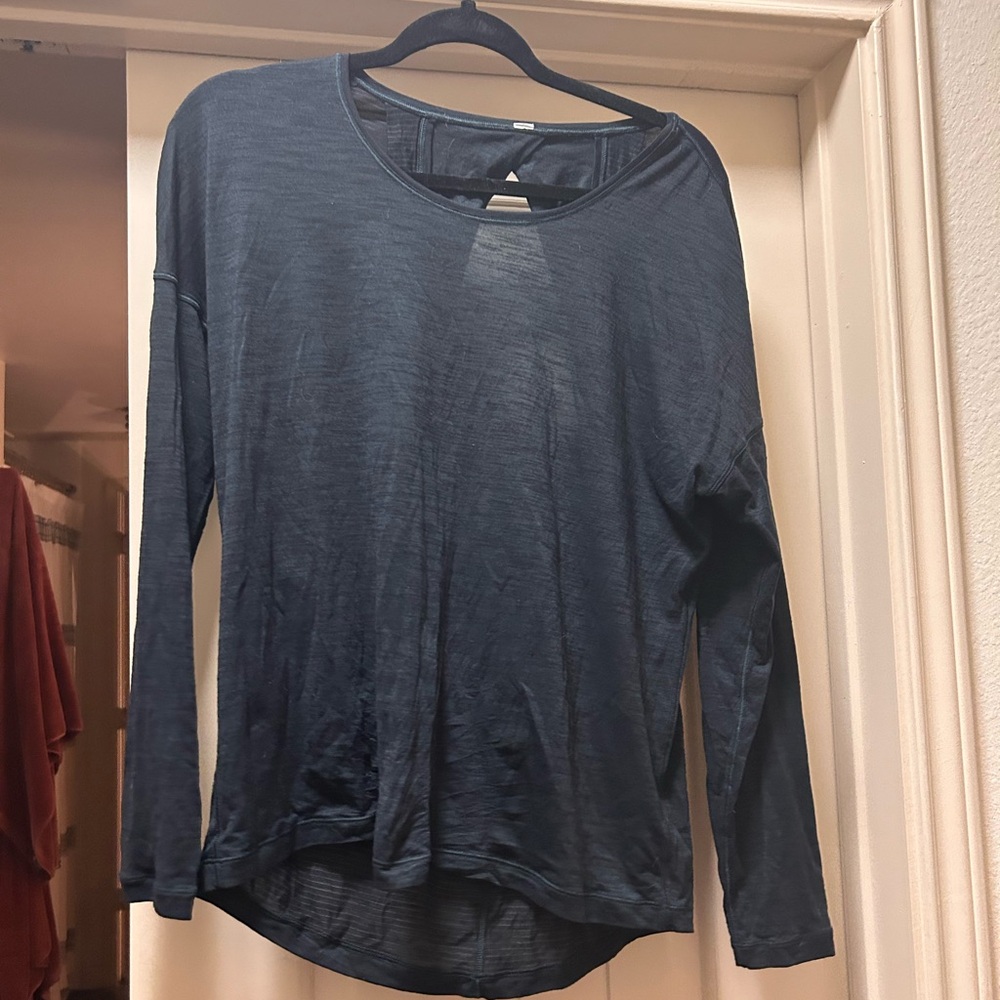 lululemon long sleeve with cut out in back